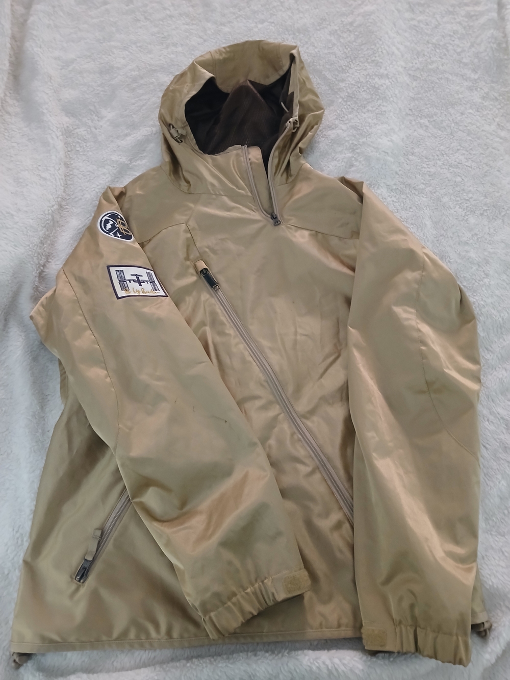 Burton Gold Hooded Snow Boarding Jacket with Sleeve Patches